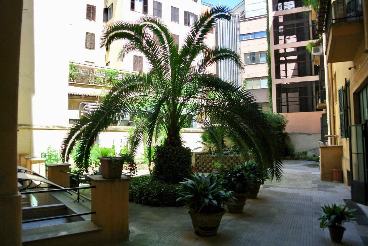 Beautiful Apartment In San Giovanni Close To Colosseo Rome Bagian luar foto