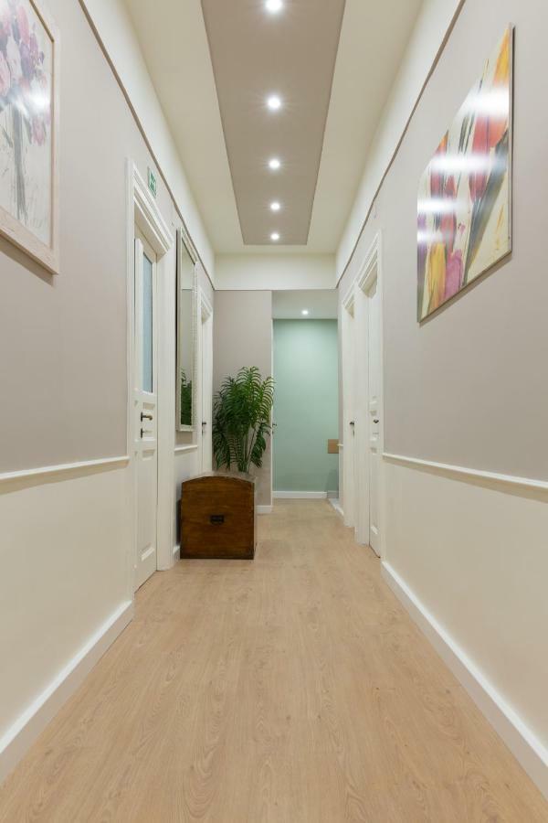 Beautiful Apartment In San Giovanni Close To Colosseo Rome Bagian luar foto